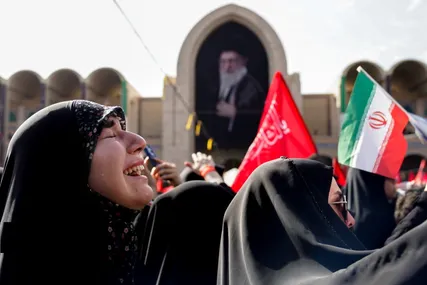 برگزاری مراسم وداع با رهبر شهید در مصلی (+عکس)